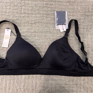 Kindred Bravely hands free pumping and nursing plunge bra